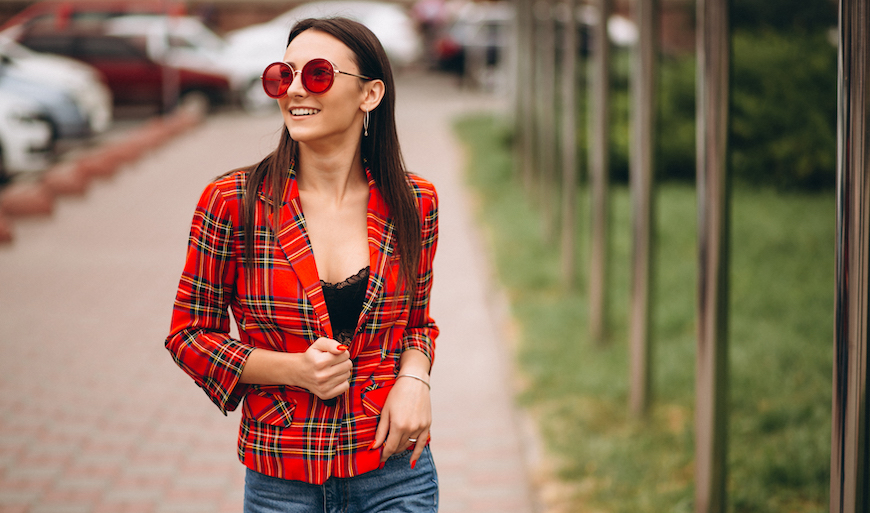 mujer sonriendo