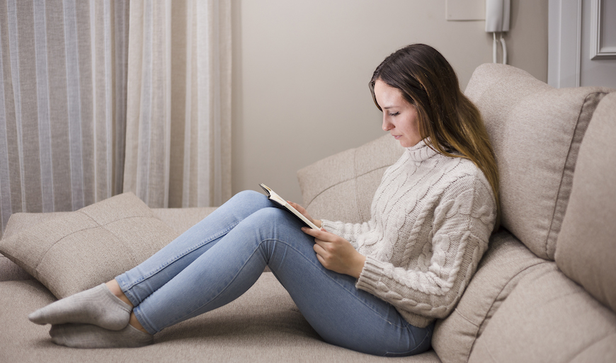 mujer leyendo